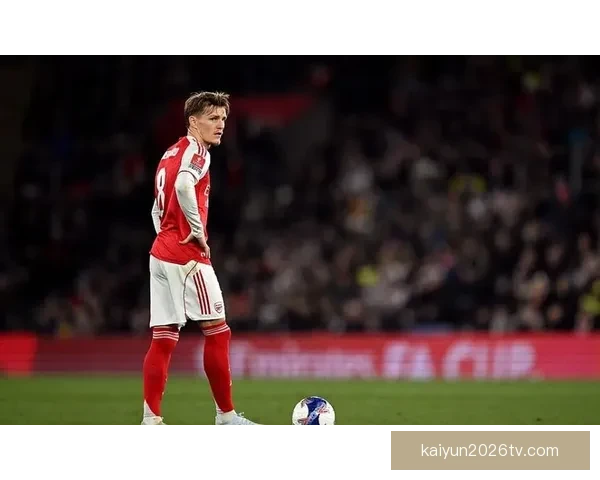 阿森纳崩盘13天丢2冠 塔帅44岁失误难掩4冠王梦碎